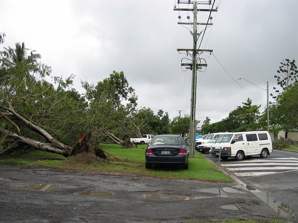 Cairns35 Cyclone Larry.jpg